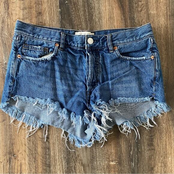 We the Free Cutoff Button Fly Denim Shorts Size 27 - Picture 1 of 7